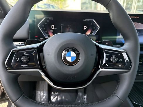 Used 2025 BMW 530i RWD image 31
