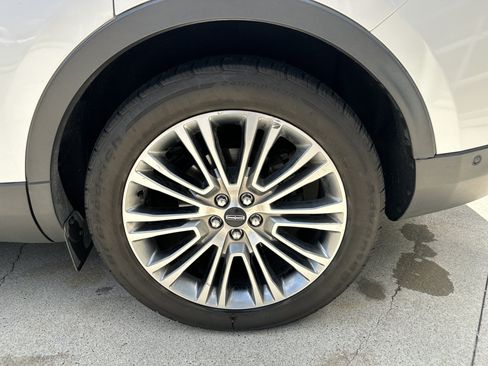Used 2016 Lincoln MKX Reserve w/ Technology Package AWD/4WD image 17