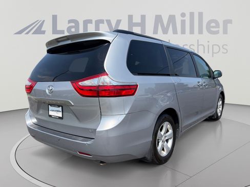Used 2015 Toyota Sienna LE FWD image 5