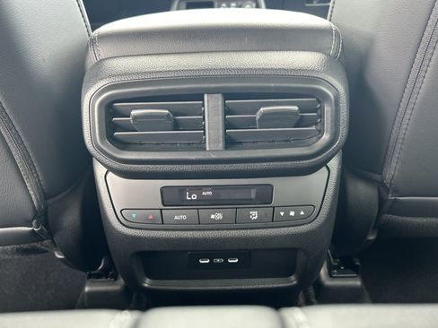 Used 2025 Honda Pilot Touring image 28