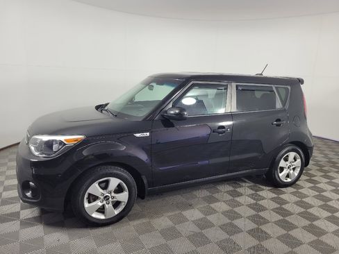 Used 2018 Kia Soul w/ Option Group 020 FWD image 2