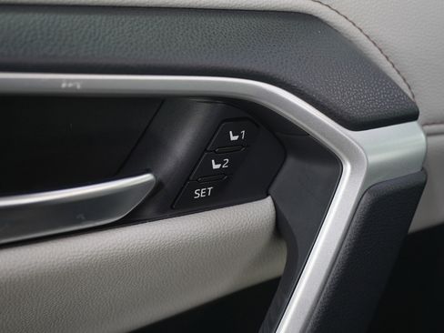 Used 2024 Toyota RAV4 Limited image 23