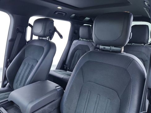 Used 2023 Land Rover Defender 110 V8 image 19