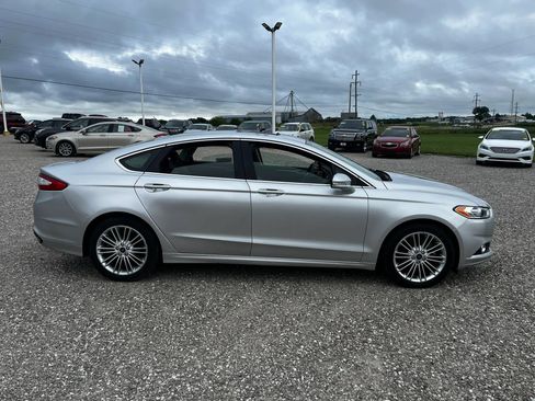 Used 2015 Ford Fusion SE w/ Equipment Group 202A FWD image 2