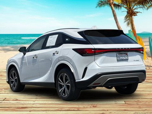Used 2024 Lexus RX 350 FWD w/ Technology Package image 4