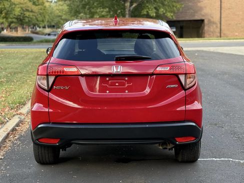 Used 2018 Honda HR-V EX image 3