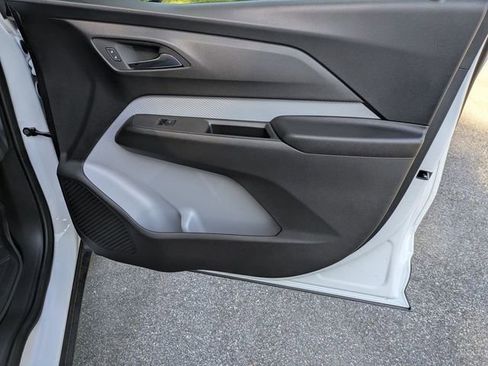 New 2027 Chevrolet Bolt LT w/ Comfort Package image 32
