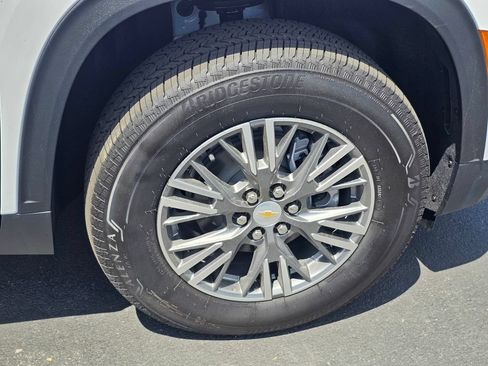 New 2026 Chevrolet Traverse LT w/ Driver Confidence Package FWD image 7