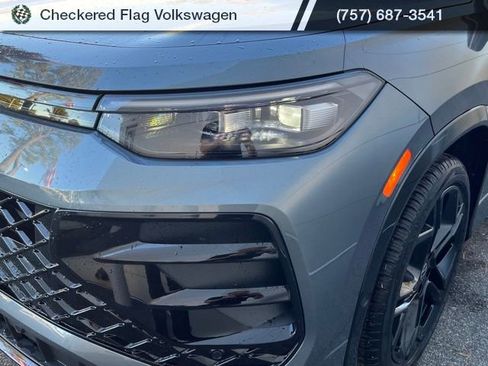 New 2026 Volkswagen Tiguan SE R-Line image 11