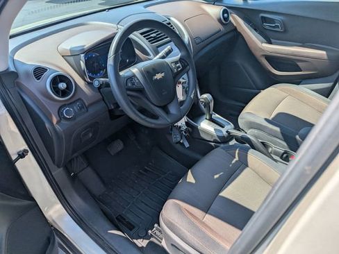 Used 2016 Chevrolet Trax LT FWD image 12