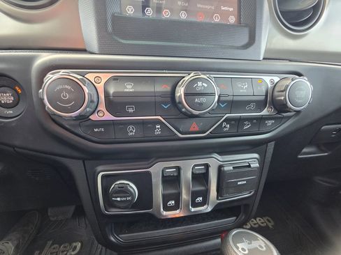 Used 2020 Jeep Wrangler Sport AWD/4WD image 14