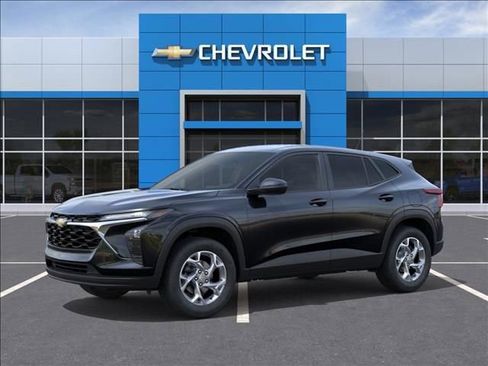 New 2026 Chevrolet Trax LS FWD image 2