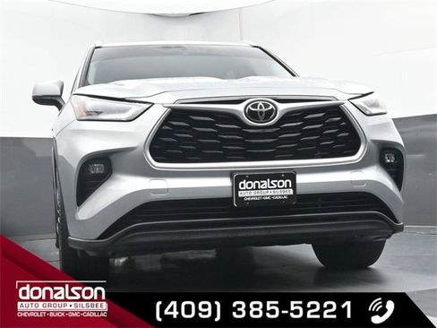 Used 2021 Toyota Highlander XLE image 16