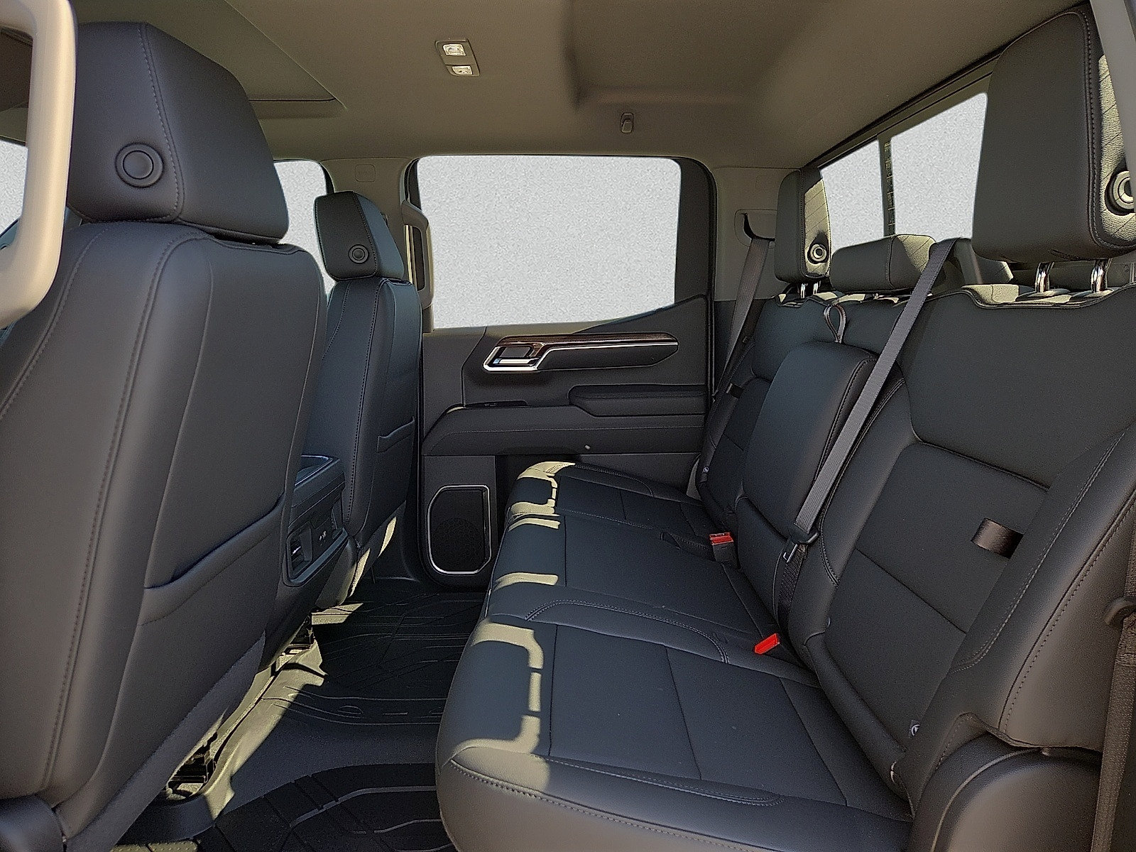 New 2026 Chevrolet Silverado 1500 RST w/ Redline Edition AWD/4WD image 10