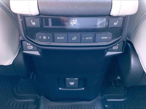 Used 2024 Toyota Grand Highlander AWD image 35