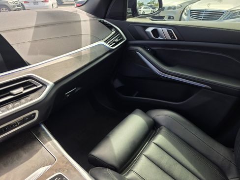 Used 2022 BMW X5 sDrive40i w/ M Sport Package RWD image 30