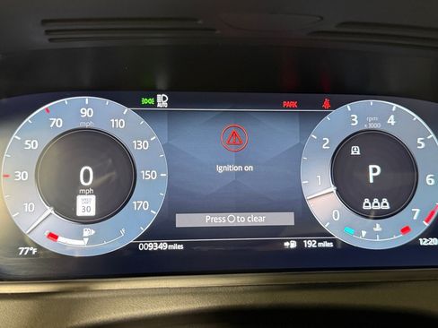 Used 2025 Land Rover Range Rover Velar Dynamic SE image 18