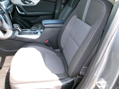 Used 2025 Chevrolet Blazer LT w/ Convenience Package FWD image 8
