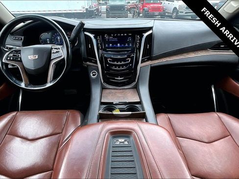 Used 2020 Cadillac Escalade Premium Luxury AWD/4WD image 5
