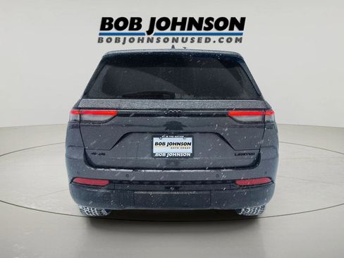 Used 2024 Jeep Grand Cherokee Limited w/ Black Appearance Package image 4