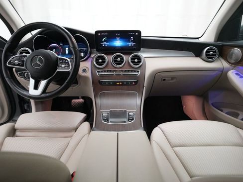 Used 2021 Mercedes-Benz GLC 300 4MATIC image 5
