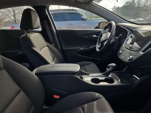 Used 2025 Chevrolet Malibu LT image 33