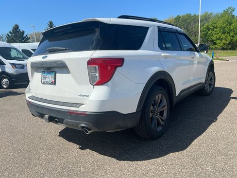 Used 2023 Ford Explorer XLT w/ Equipment Group 202A AWD/4WD image 7