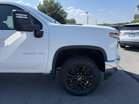 Used 2023 Chevrolet Silverado 2500 LT AWD/4WD image 34