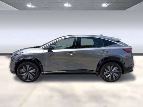Used 2023 Nissan Ariya FWD image 2