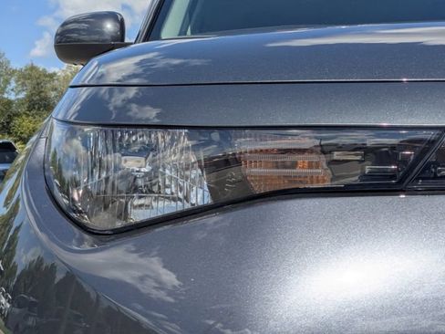 Certified 2025 Kia Soul LX w/ LX Technology Package FWD image 11