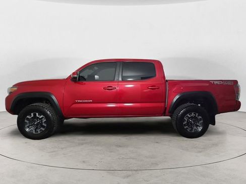 Used 2022 Toyota Tacoma TRD Off-Road w/ Technology Package image 2