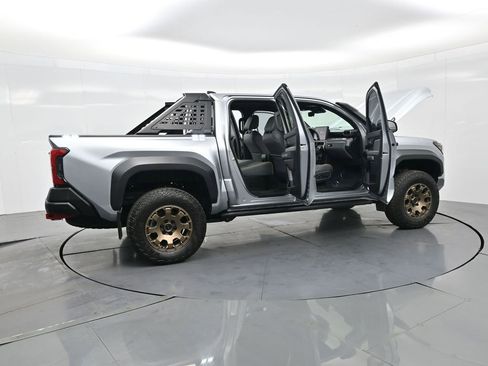 Used 2024 Toyota Tacoma Trailhunter image 40