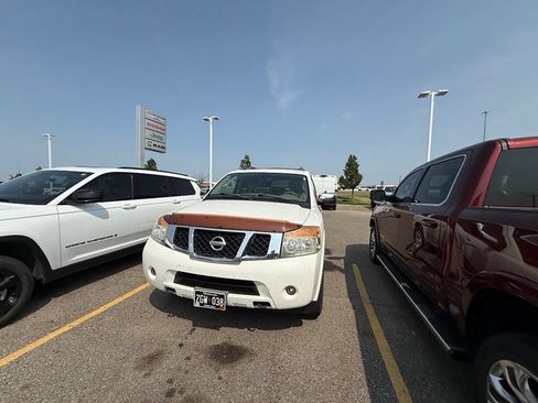 Used 2011 Nissan Armada SL AWD/4WD image 3