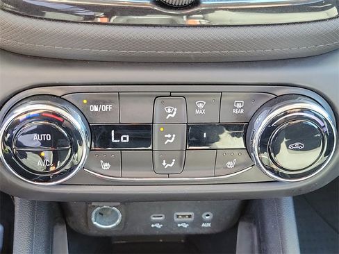 Used 2021 Chevrolet TrailBlazer LT w/ Convenience Package image 23