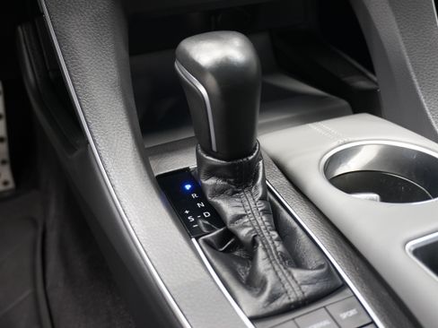 Used 2019 Toyota Avalon XSE w/ All Weather Liner Package FWD image 20