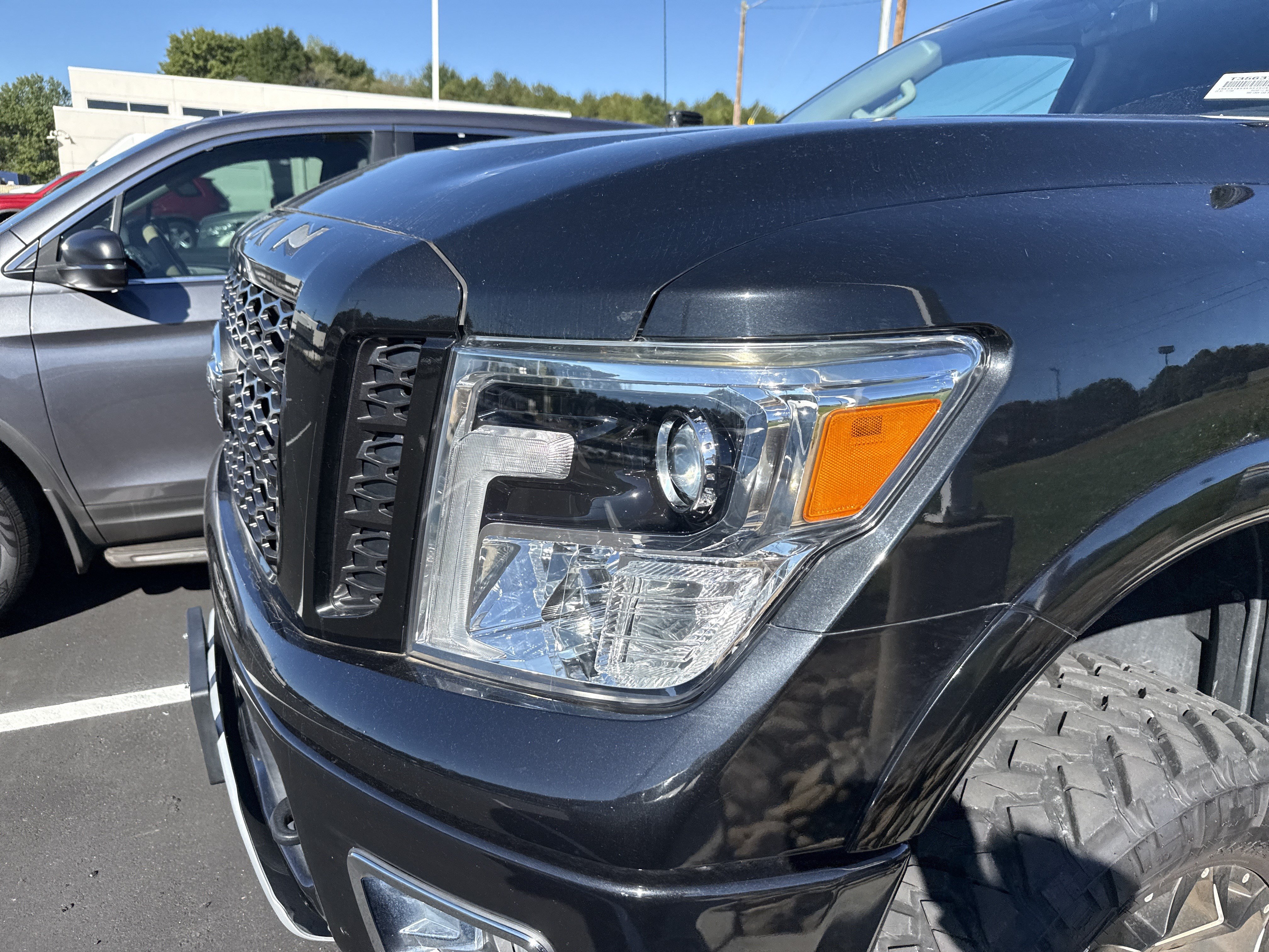 Used 2019 Nissan Titan PRO-4X AWD/4WD image 6