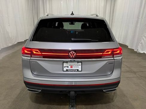 Used 2024 Volkswagen Atlas SEL AWD/4WD image 5