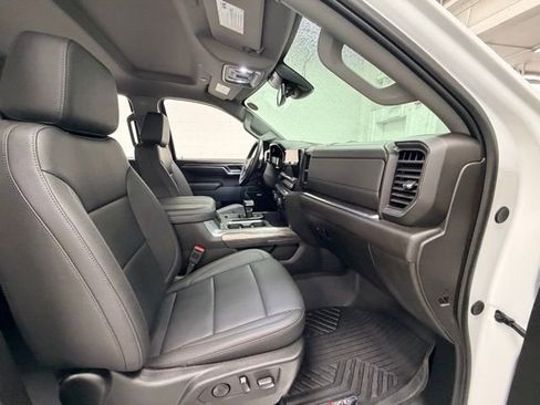 Certified 2025 Chevrolet Silverado 1500 LTZ image 31