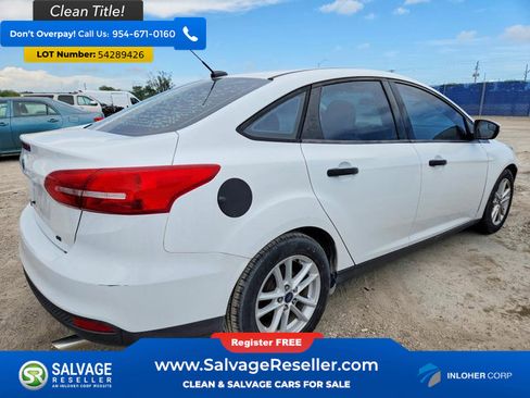 Used 2017 Ford Focus SE FWD image 4