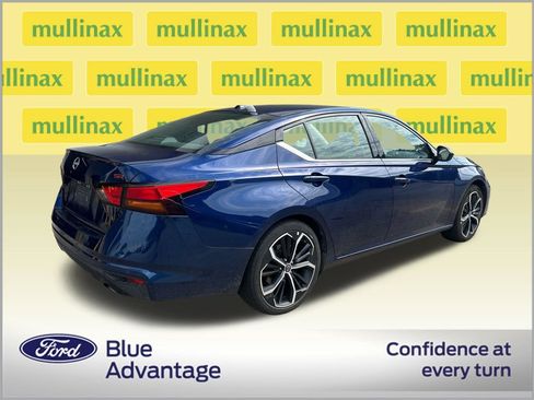 Used 2024 Nissan Altima 2.5 SR FWD image 2