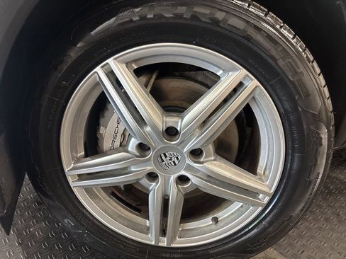 Used 2015 Porsche Cayenne S AWD/4WD image 4