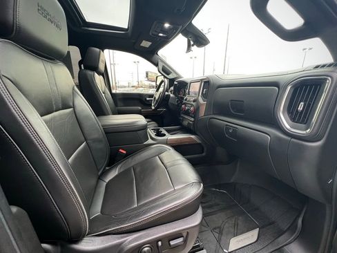 Used 2023 Chevrolet Silverado 3500 High Country image 31