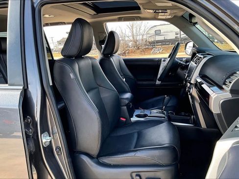 Used 2022 Toyota 4Runner Limited image 8