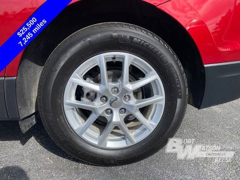 Used 2024 Chevrolet Equinox LT w/ LPO, Floor Liner Package FWD image 15