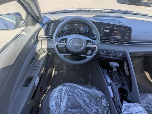 New 2026 Hyundai Elantra SE image 18