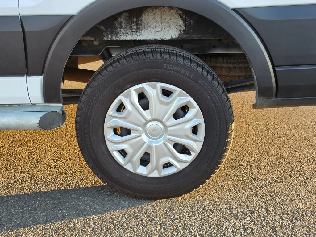 Used 2025 Ford Transit 250 Low Roof w/ Exterior Upgrade Package RWD image 9