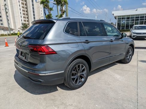 Certified 2023 Volkswagen Tiguan SE FWD image 4
