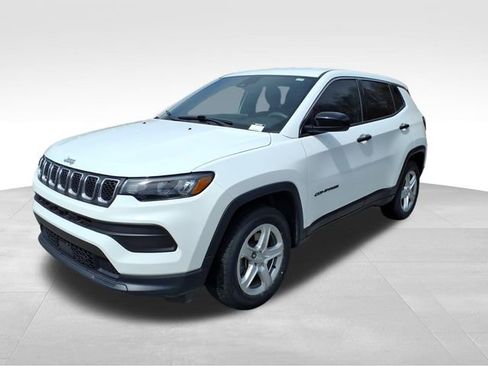 Used 2023 Jeep Compass Sport AWD/4WD image 2