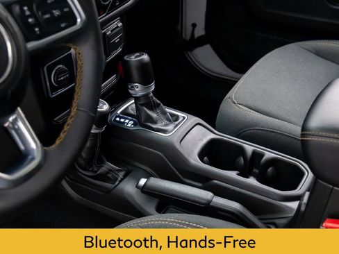 Used 2024 Jeep Wrangler Sahara image 11