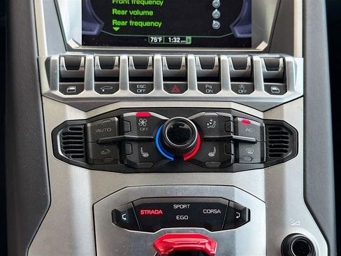 Used 2018 Lamborghini Aventador S image 29